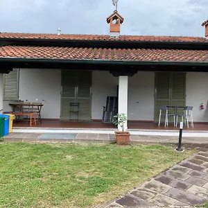 Caroline , Anzano Del Parco Italia