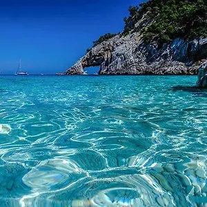 Luce Viola , Dorgali Italia